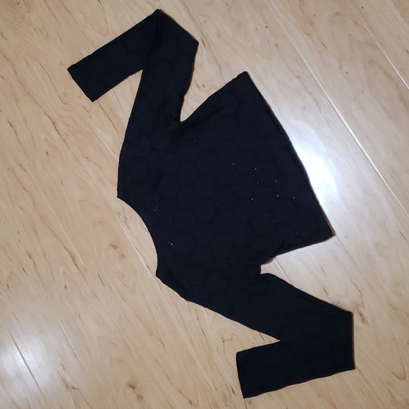 ❤ SHOW ME YOUR MUMU | Cropped Long Sleeve Stretch Cut-out Lace Pattern - Picture 5 of 8